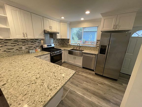 5th image of 2625 Whitney Dr