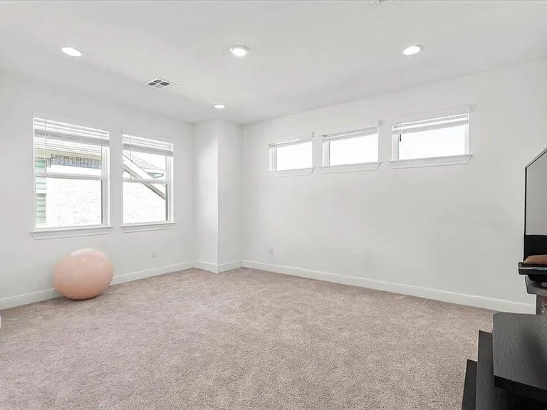 1224 Umblachery St — Photo 30