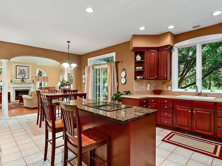 5564 King Stuart Dr — Photo 4