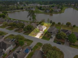 9219 E Lakeside Dr, Magnolia, TX 77354