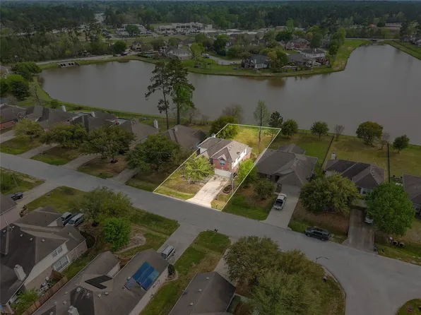 9219 E Lakeside Dr, Magnolia, TX 77354
