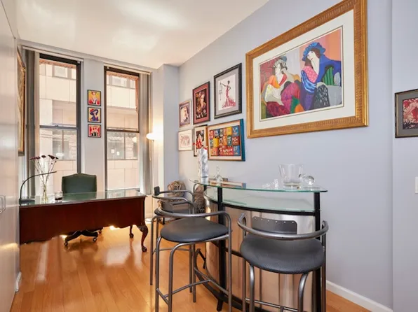 56 Pine Street image 9 of 15