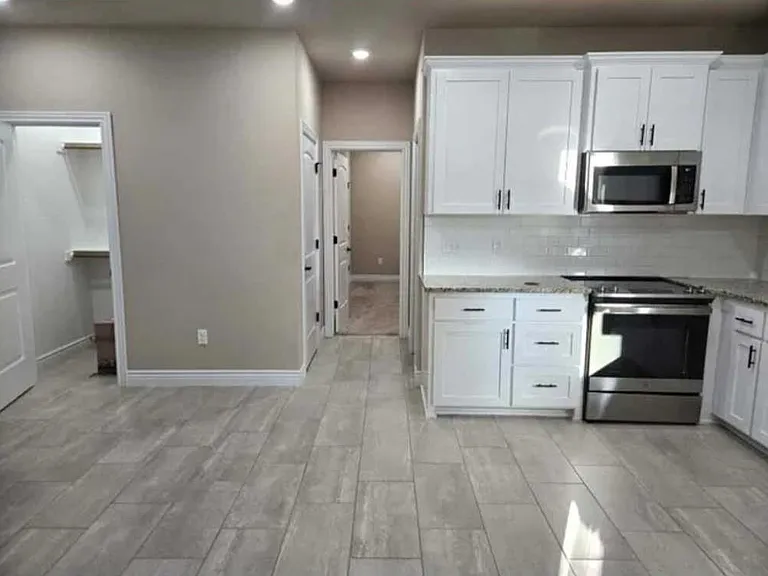 2616 N Justin Dr #B — Photo 4