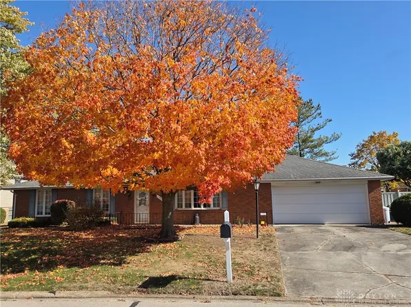 1393 Hillside Dr, Greenville, OH 45331