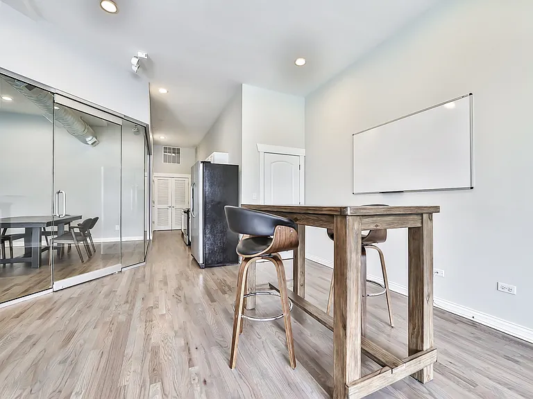517 N Racine Ave #1 — Photo 10