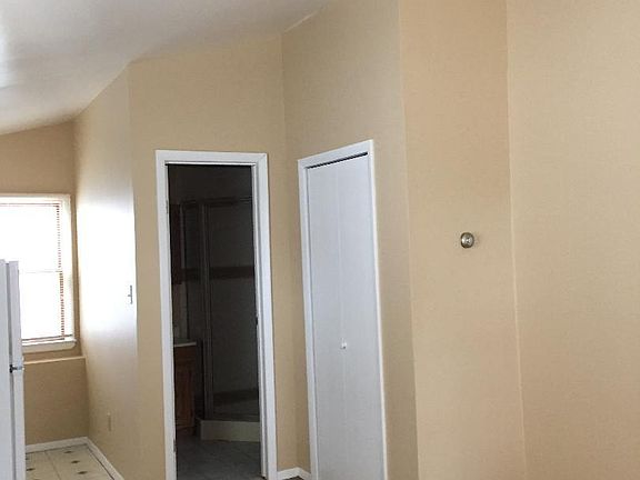 2nd image of 556 N Lewis Ave