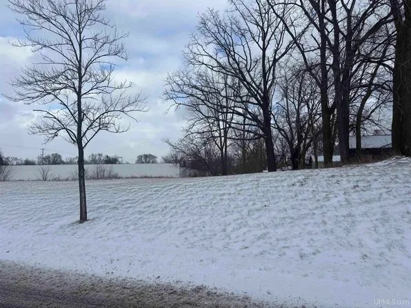 818 E Oakland Ave, Lansing, MI 48906