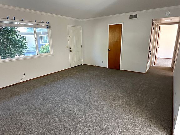5th image of 723 Menlo Ave APT 2