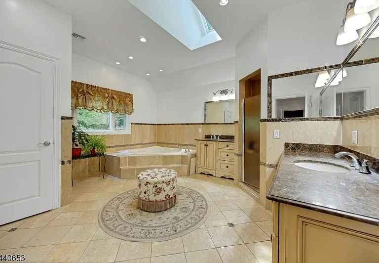 252 Mabel Pl — Photo 31