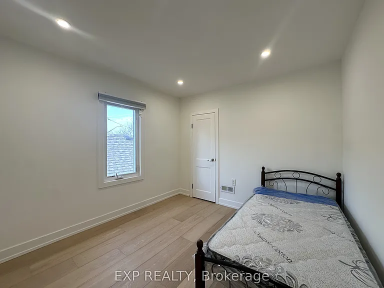 926 Greenwood Ave — Photo 15