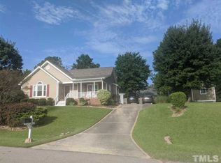 804 Alderleaf Dr, Fuquay Varina, NC 27526