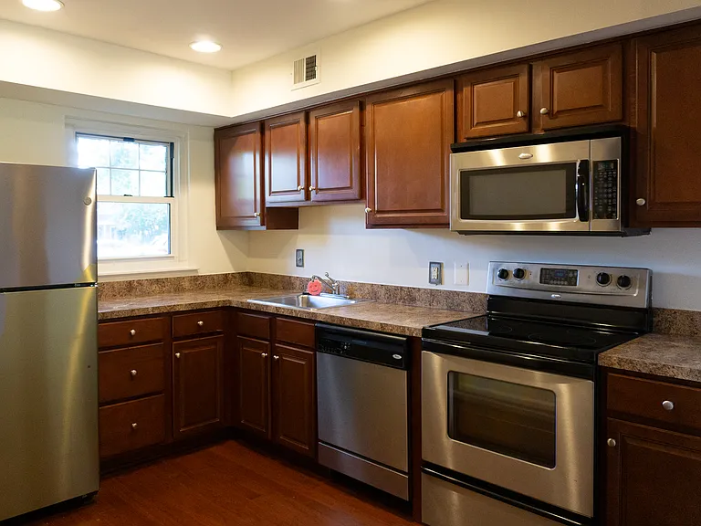 37 Winston Ct #37 — Photo 2