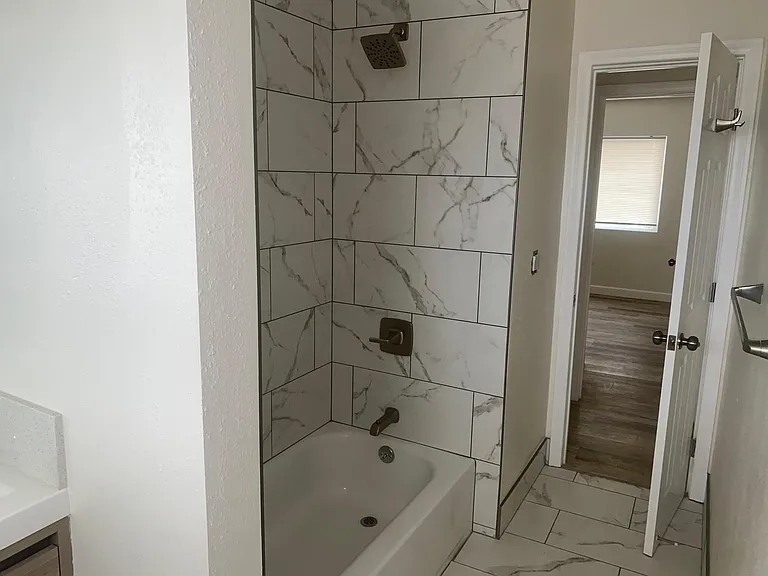 410 S 36th St — Photo 11