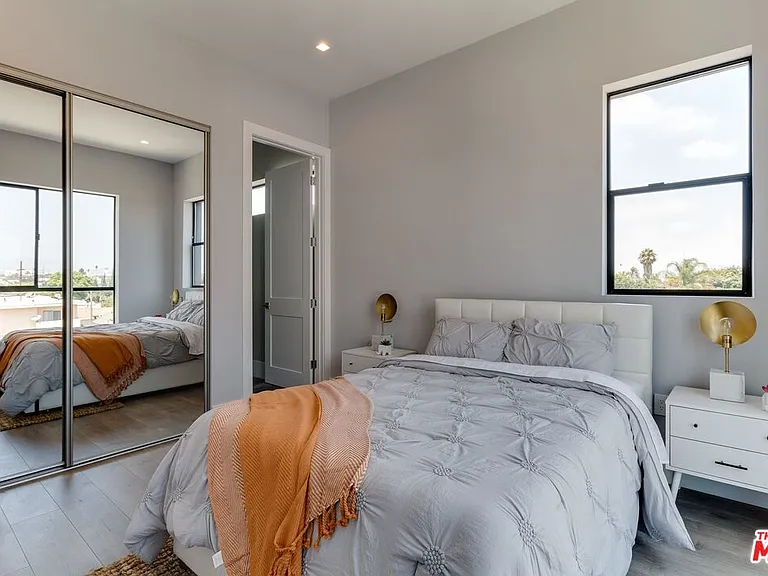 4830 1/2 W Pickford St — Photo 35
