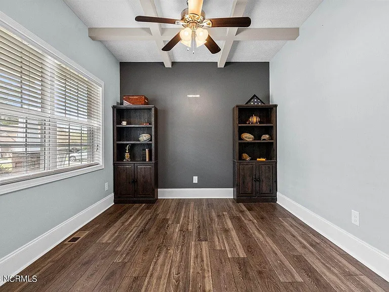 160 Argyll Ave — Photo 12