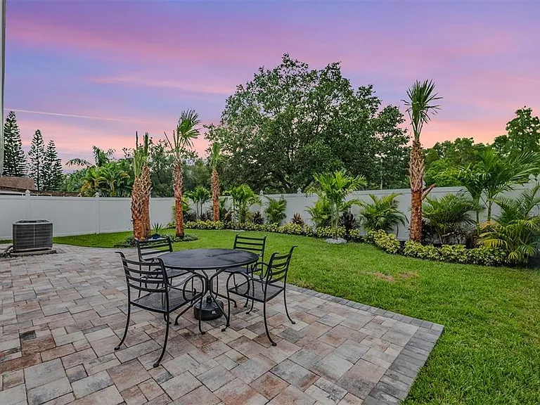 4208 Pine Isle Dr — Photo 2