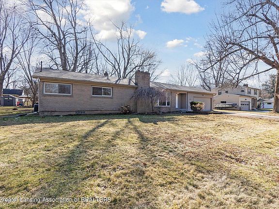 2nd image of 4555 Eastwood Dr