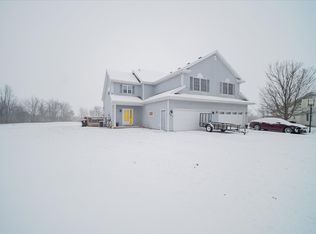 101 Labrador Ln, Downs, IL 61736