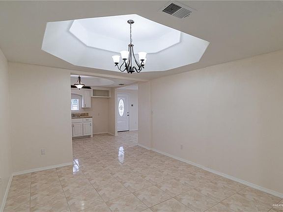 5th image of 216 San Angelo Dr