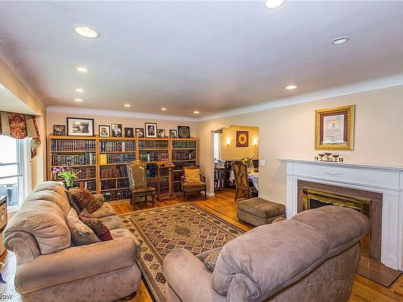 2nd image of 14444 Summerfield Rd