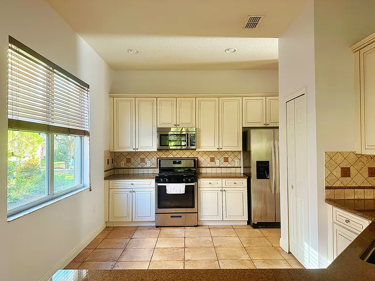 13809 Amelia Pond Dr — Photo 6
