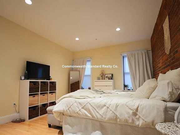 5th image of 1203 Beacon St #7