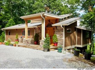 33 Pine Point Rd, Spruce Pine, NC 28777