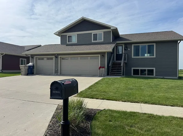 2606 10th Ave NE, Watertown, SD 57201
