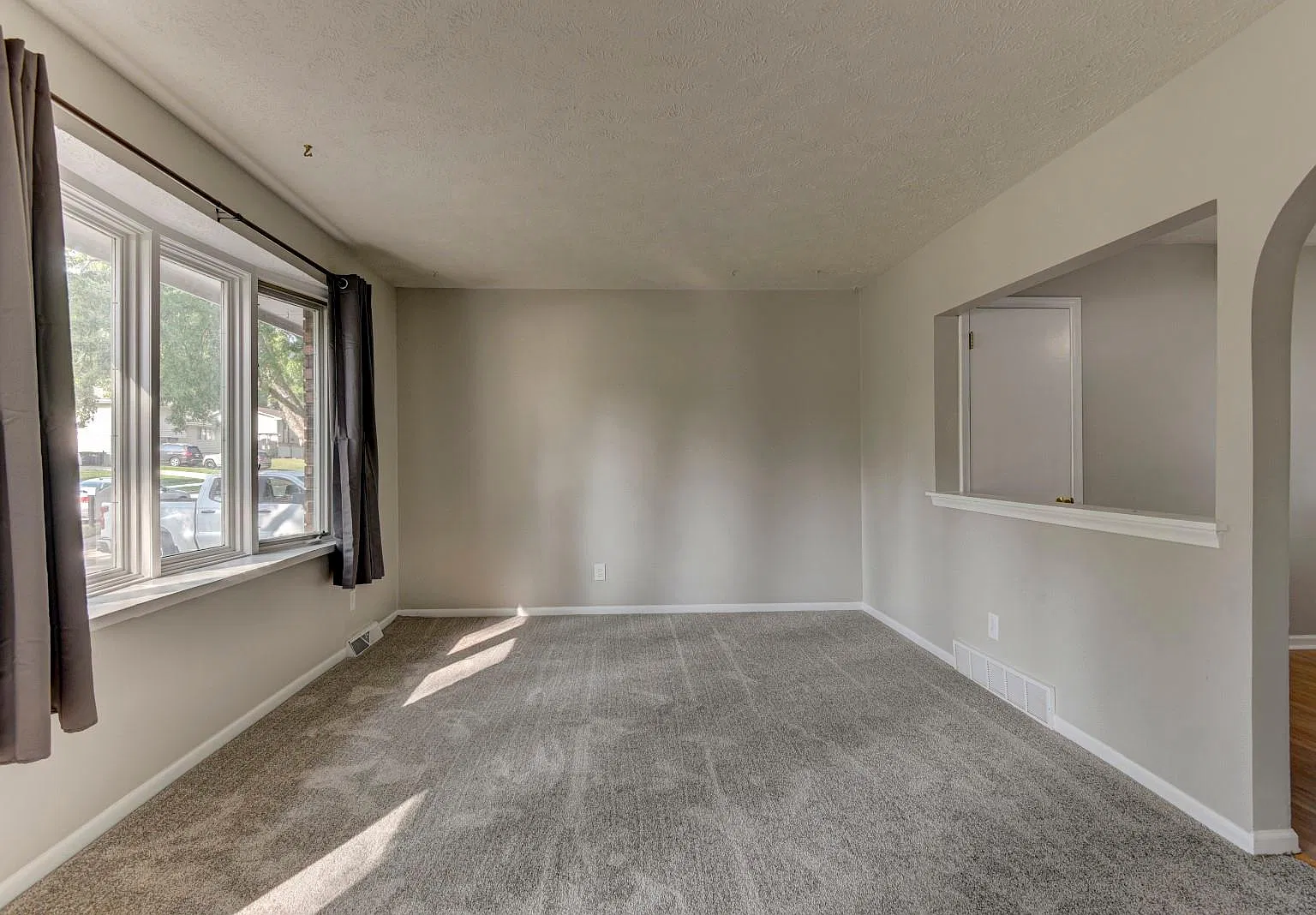 14524 L St — Photo 3