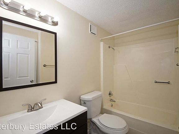 4th image of 220 Waterbury Ct