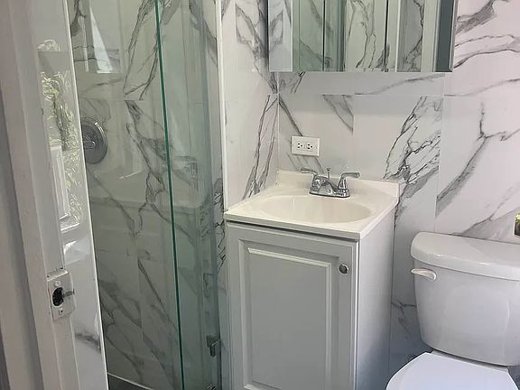 3rd image of 352 E 9th St APT 5