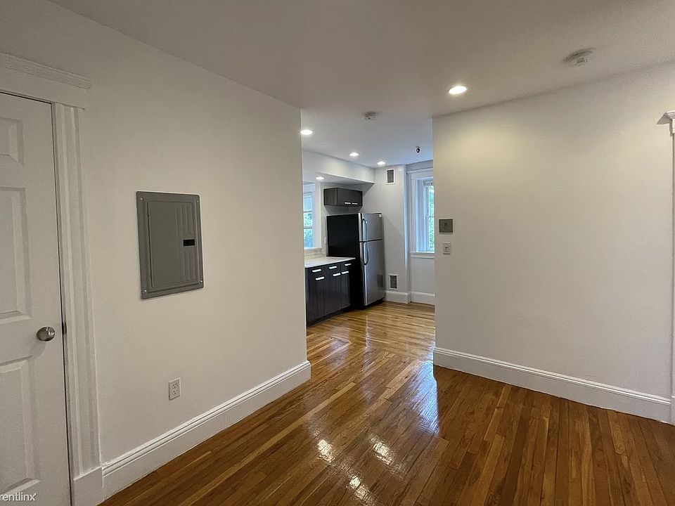 35 Park Dr. #17 Boston - Fenway Unit Photo 1