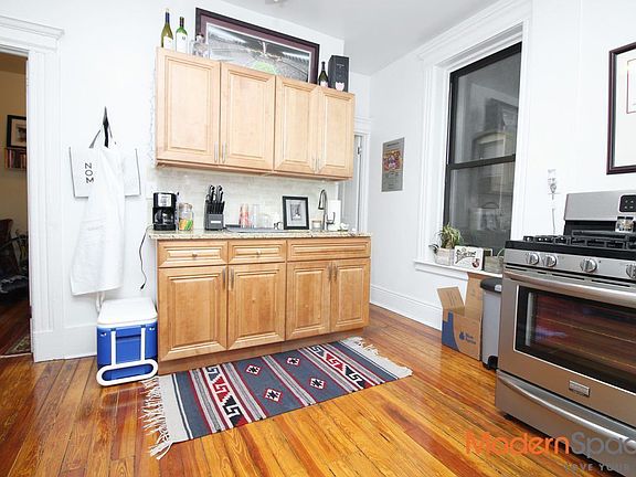3rd image of 3135 30th St #2G