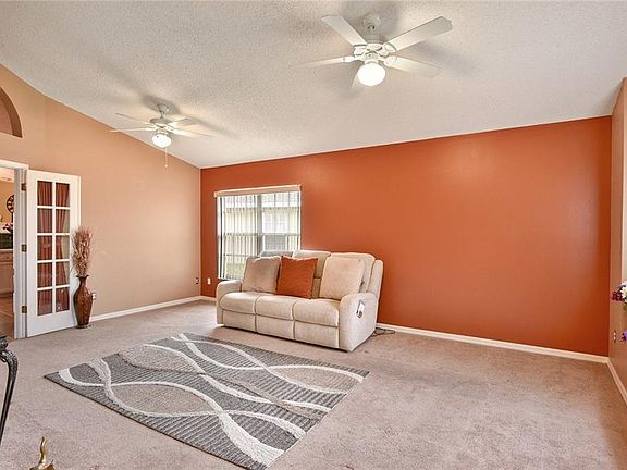 3rd image of 8517 Fort Clinch Ave