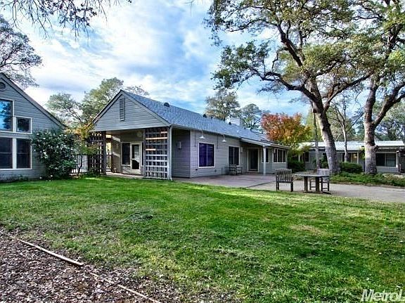 4th image of 8568 Riverwood Dr