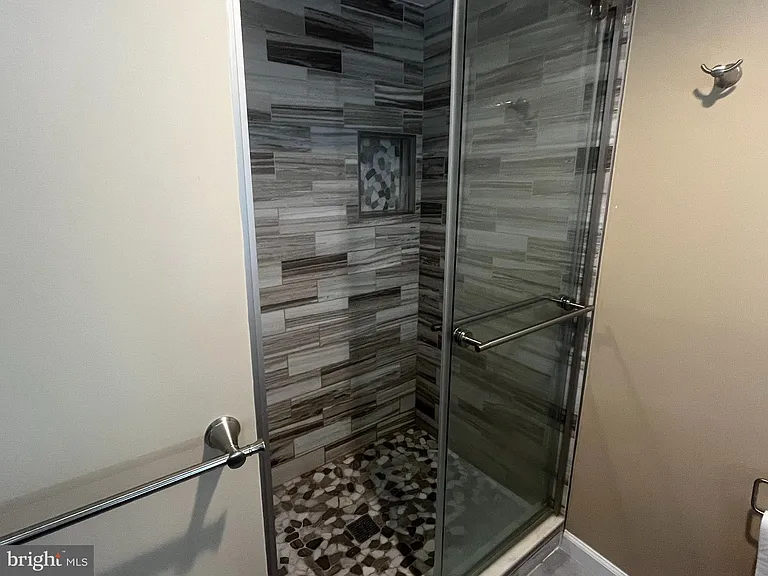 1108 Archer Ct — Photo 9