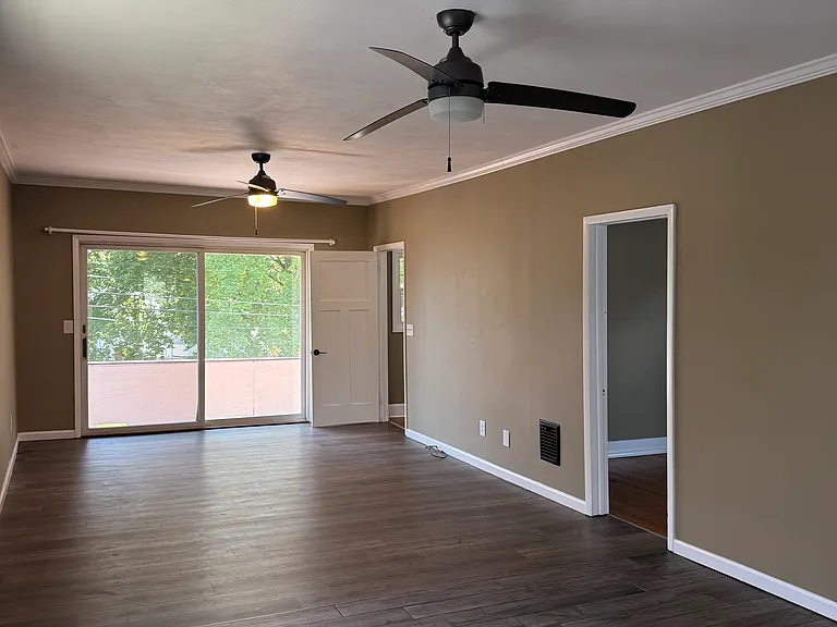 124 Melrose Ave #2 — Photo 6