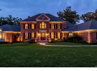 32 Grand Meridien Frst, Chesterfield, MO 63005