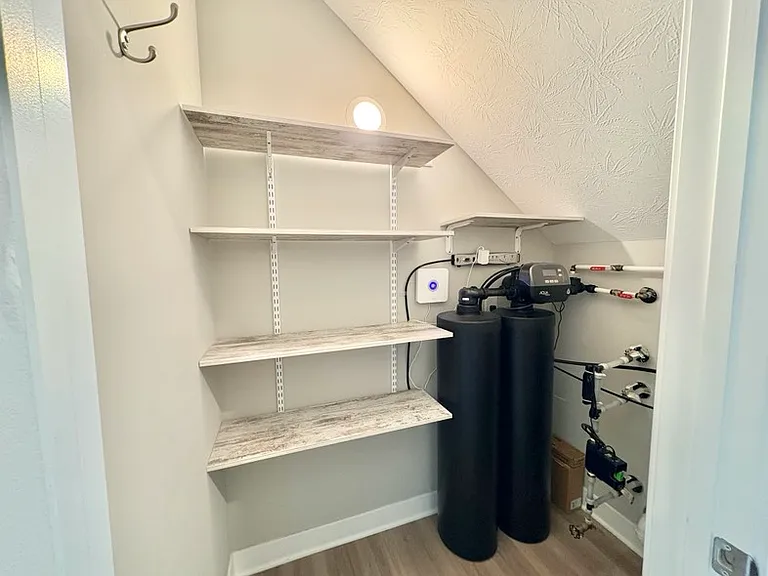 3694 Locust Dr — Photo 17