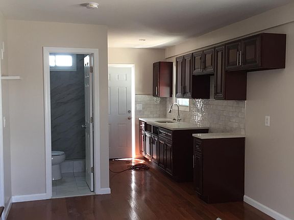 5th image of 12028 218th St Floor 1