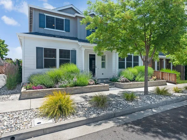 2346 Andre Lane, Santa Rosa, CA 95403
