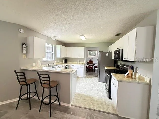 335 San Marino Dr — Photo 11