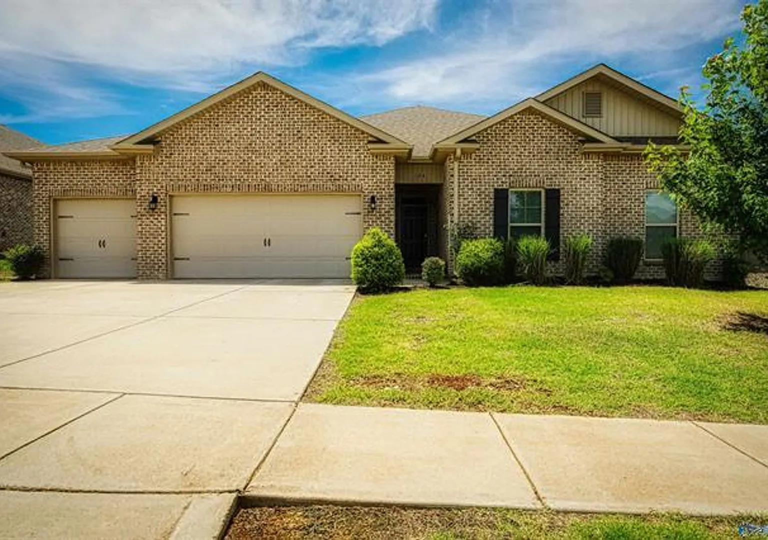 Coming Soon - Experience the Charm of the Oak Forest Neighborhood — Photo 1