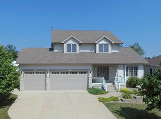 5029 Sweet Water Cir, Waterloo, IA 50701