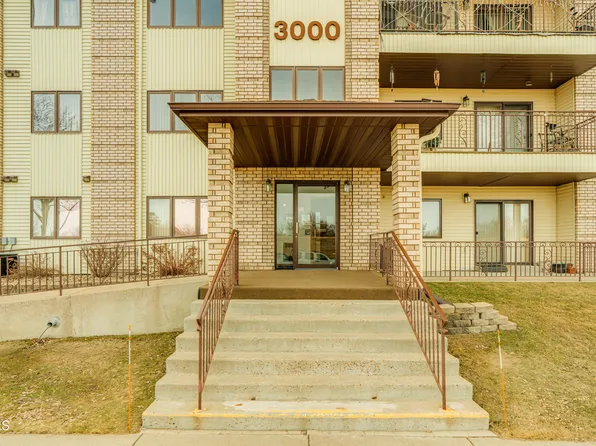 3000 N 4th St Unit 127, Bismarck, ND 58503