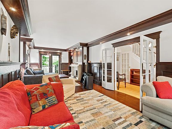 5th image of 42 Empire Avenue
