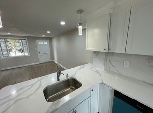 1096 Hopkins Ave, Glenolden, PA 19036