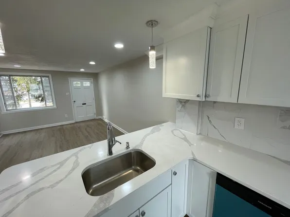 1096 Hopkins Ave, Glenolden, PA 19036