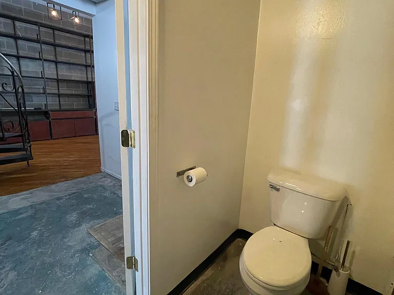 1111 W Randolph St #2 — Photo 15