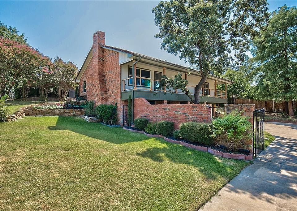 1st image of 36 Linderhof Cir